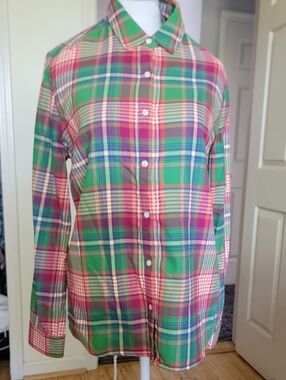 Classic Plaid Button-Down Shirt in Green & Pink